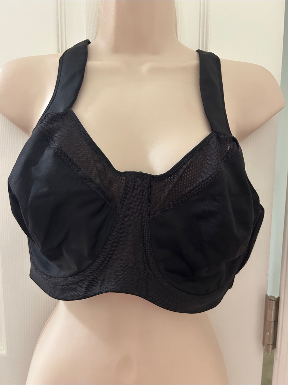 Black Supportive Full-Coverage Sports Bra Champion Size 38DD